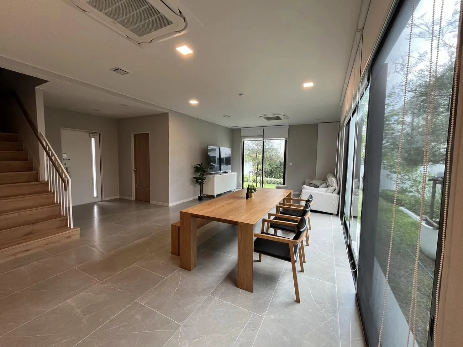Property photos for Mantana Motorway-New Krungthepkreetha
