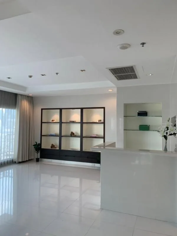 Property photos for Royal Residence Park