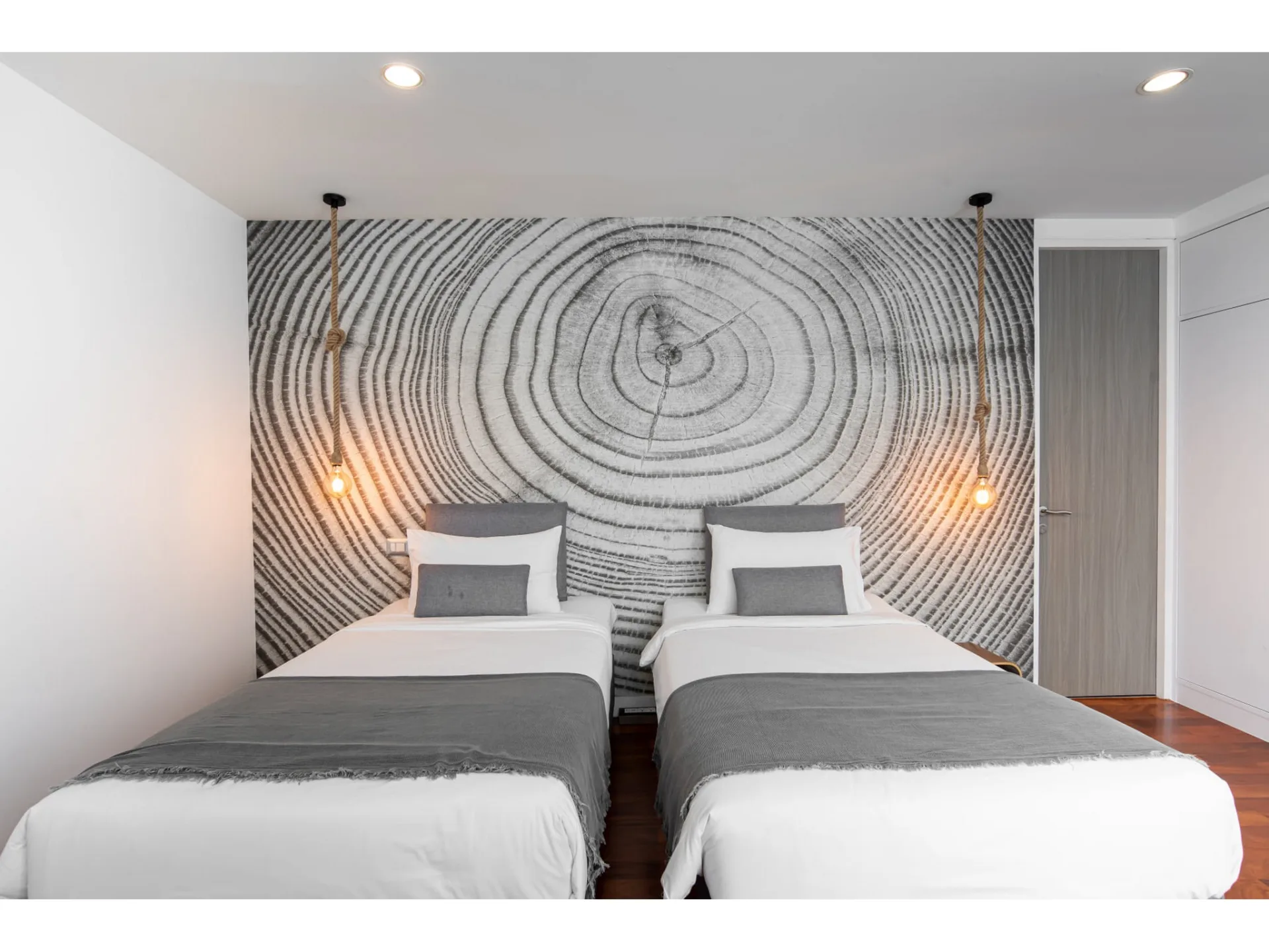 Property photos for Benviar Tonson Residence