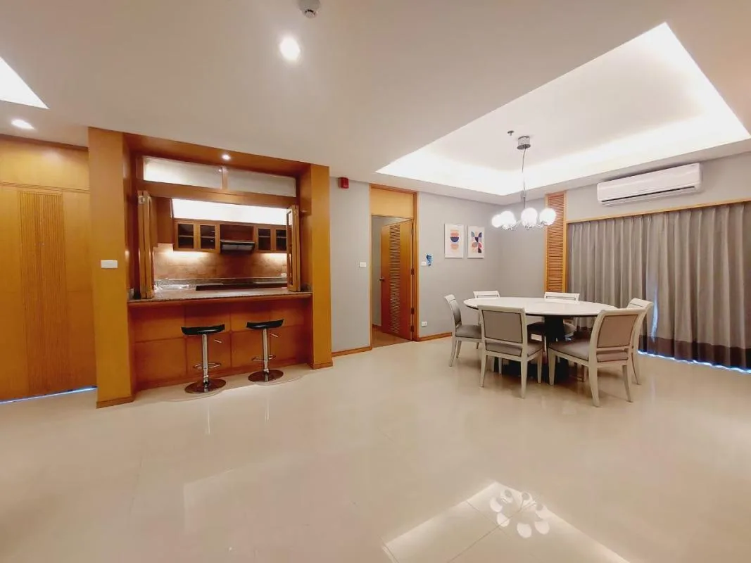 Property photos for Esmeralda Apartments