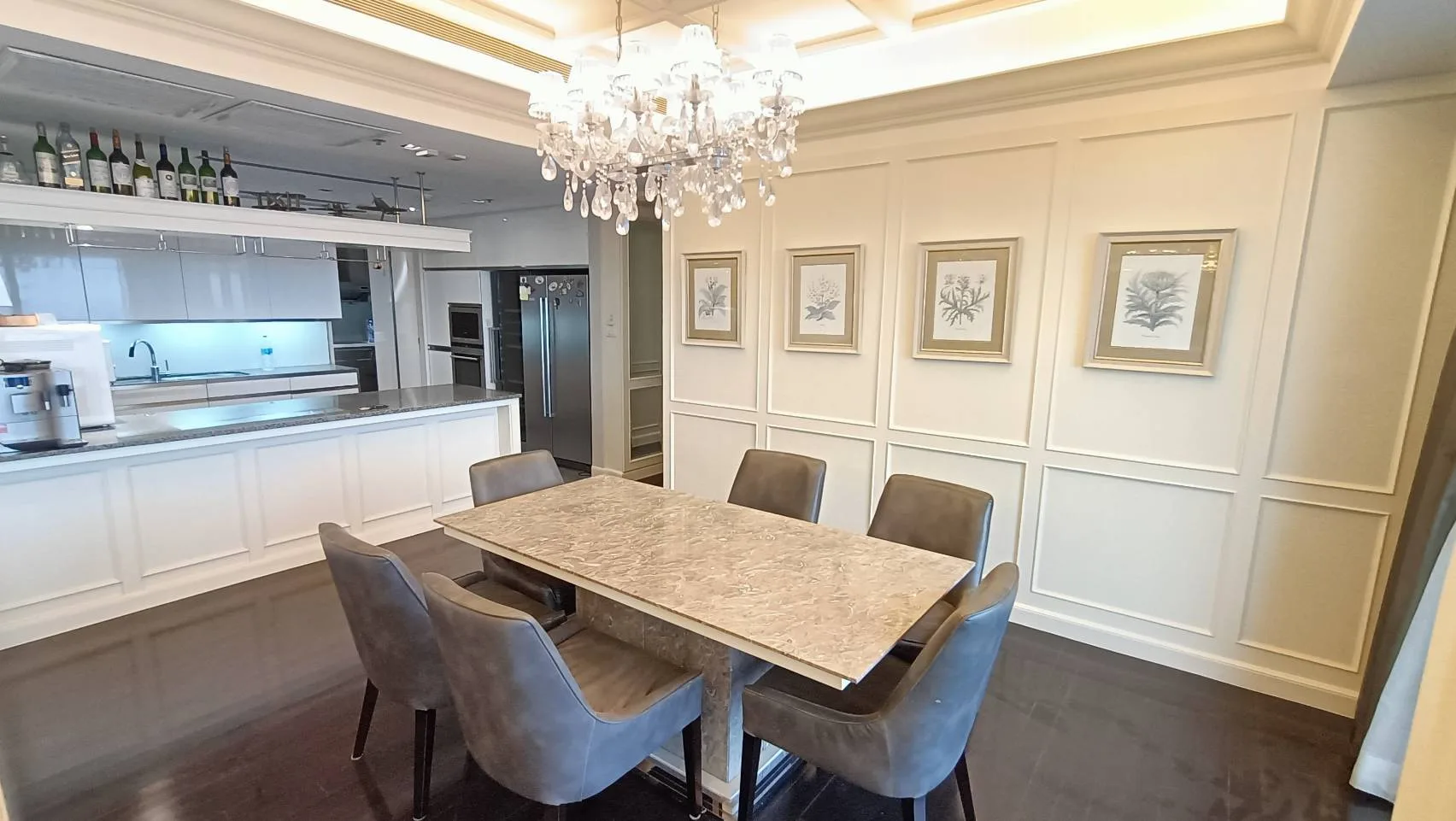 Property photos for The Met