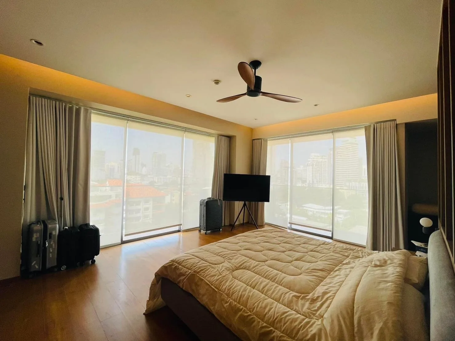 Property photos for Phatsana Garden