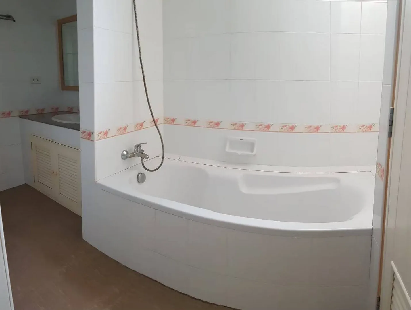 Property photos for Tai Ping Towers