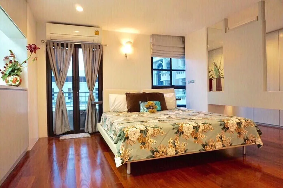 Property photos for Silom Terrace