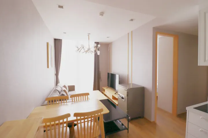 Property photos for Noble BE 33