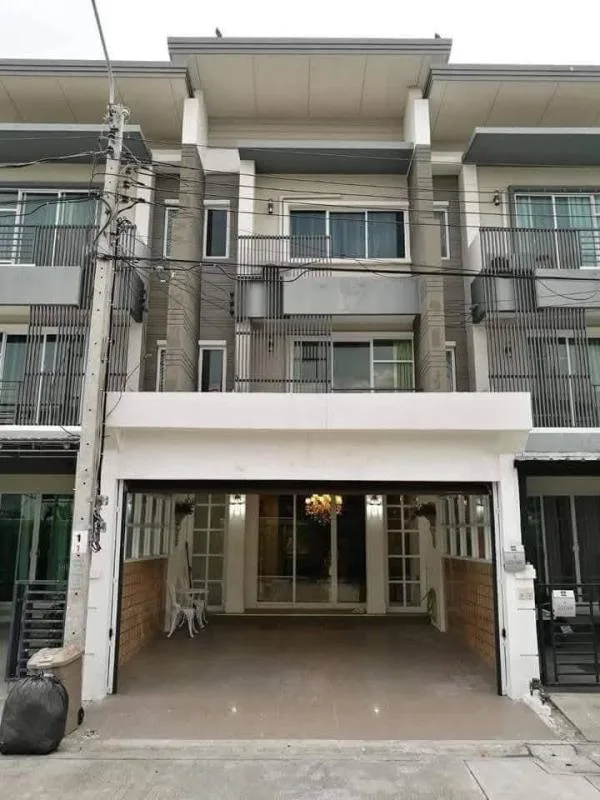 Property photos for Town Avenue Rama 9