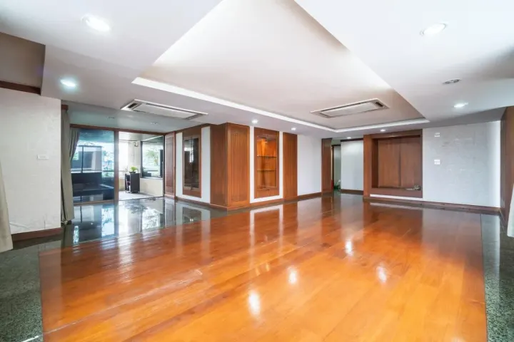 Property photos for Asoke Tower