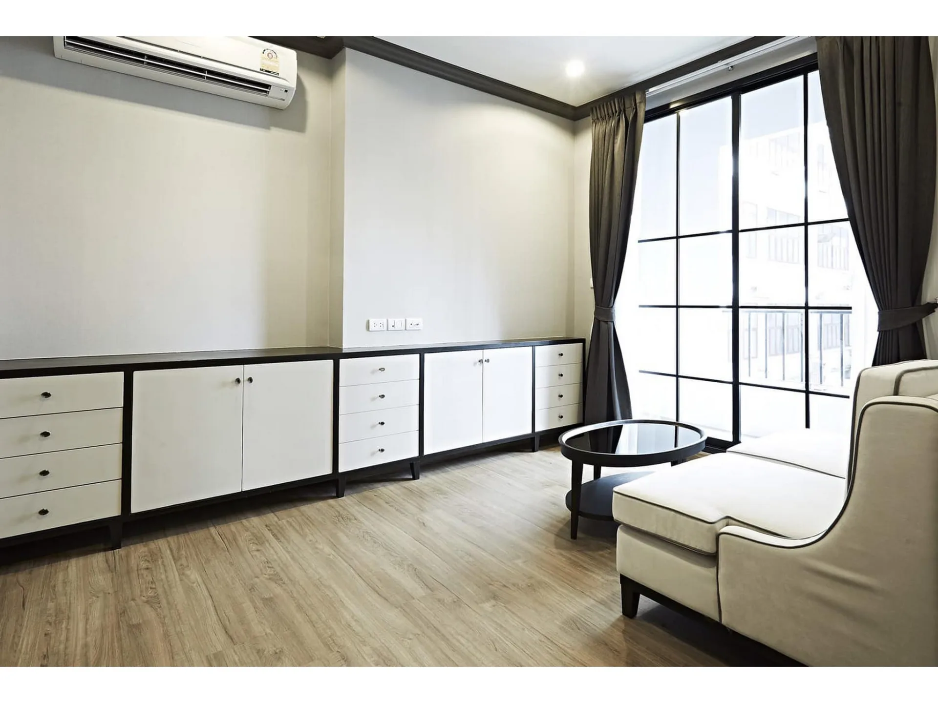 Property photos for The Reserve - Kasemsan 3