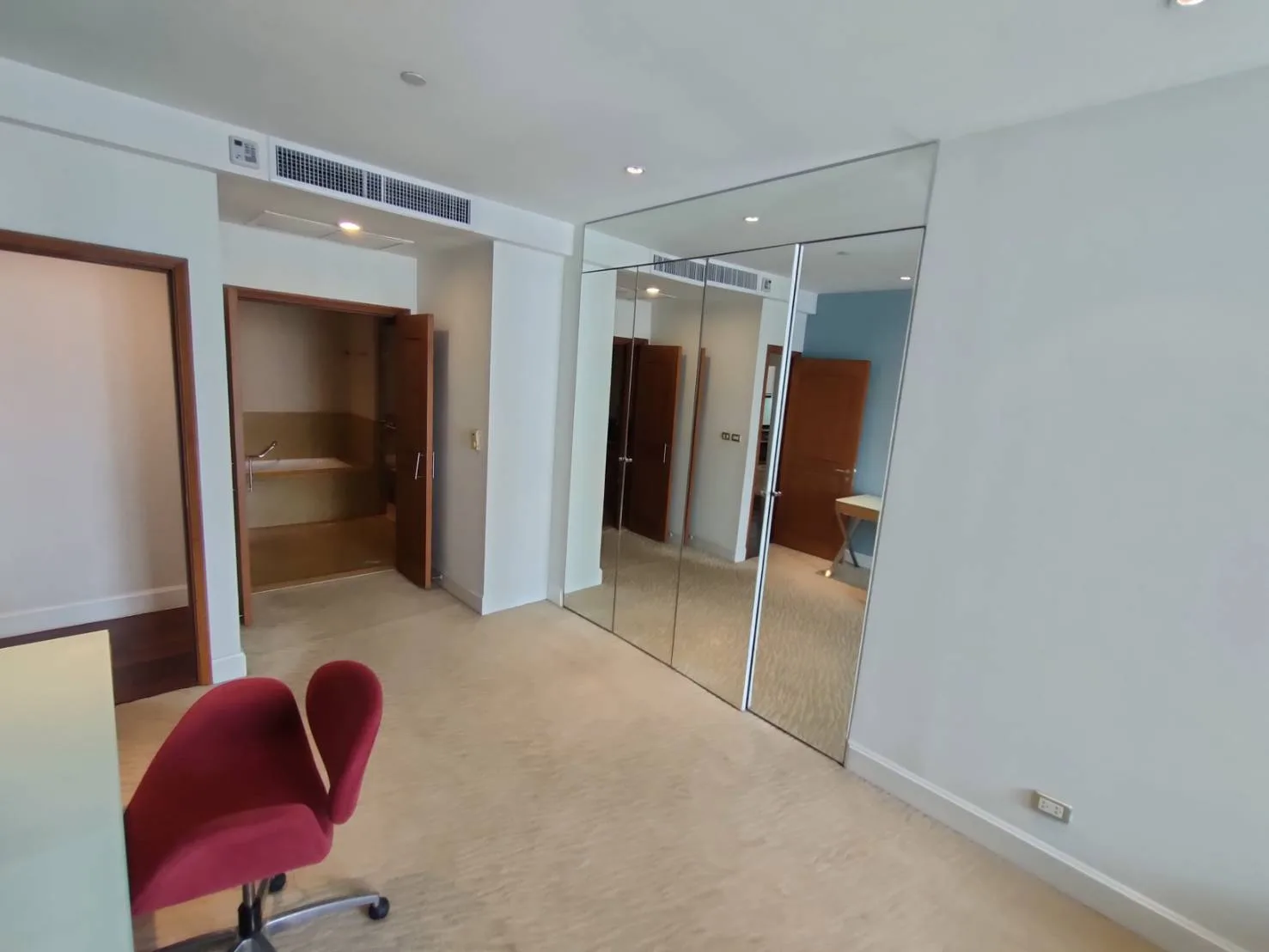 Property photos for Sky Villas Sathorn