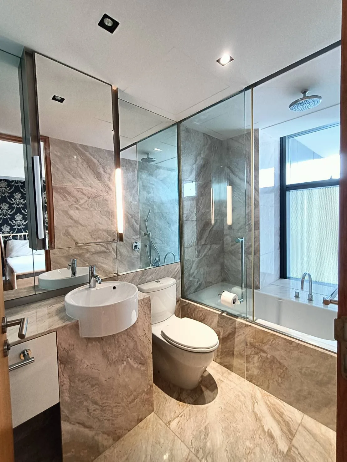 Property photos for The Met