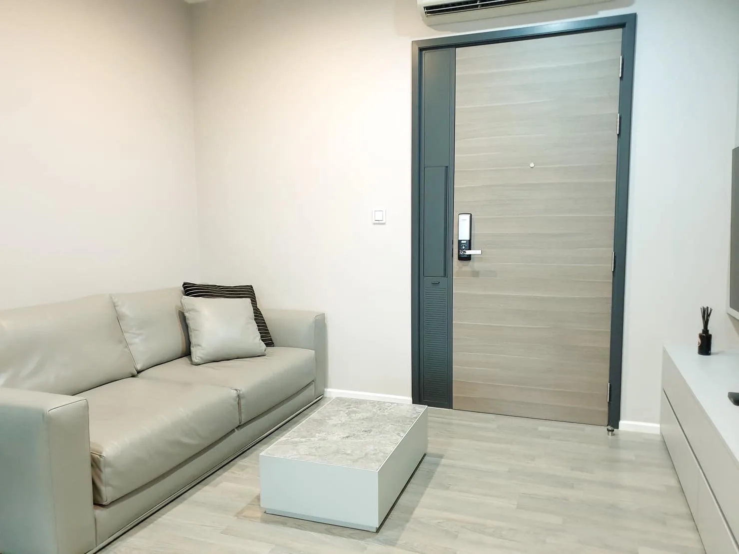 Property photos for The Room Sathorn - St.Louis