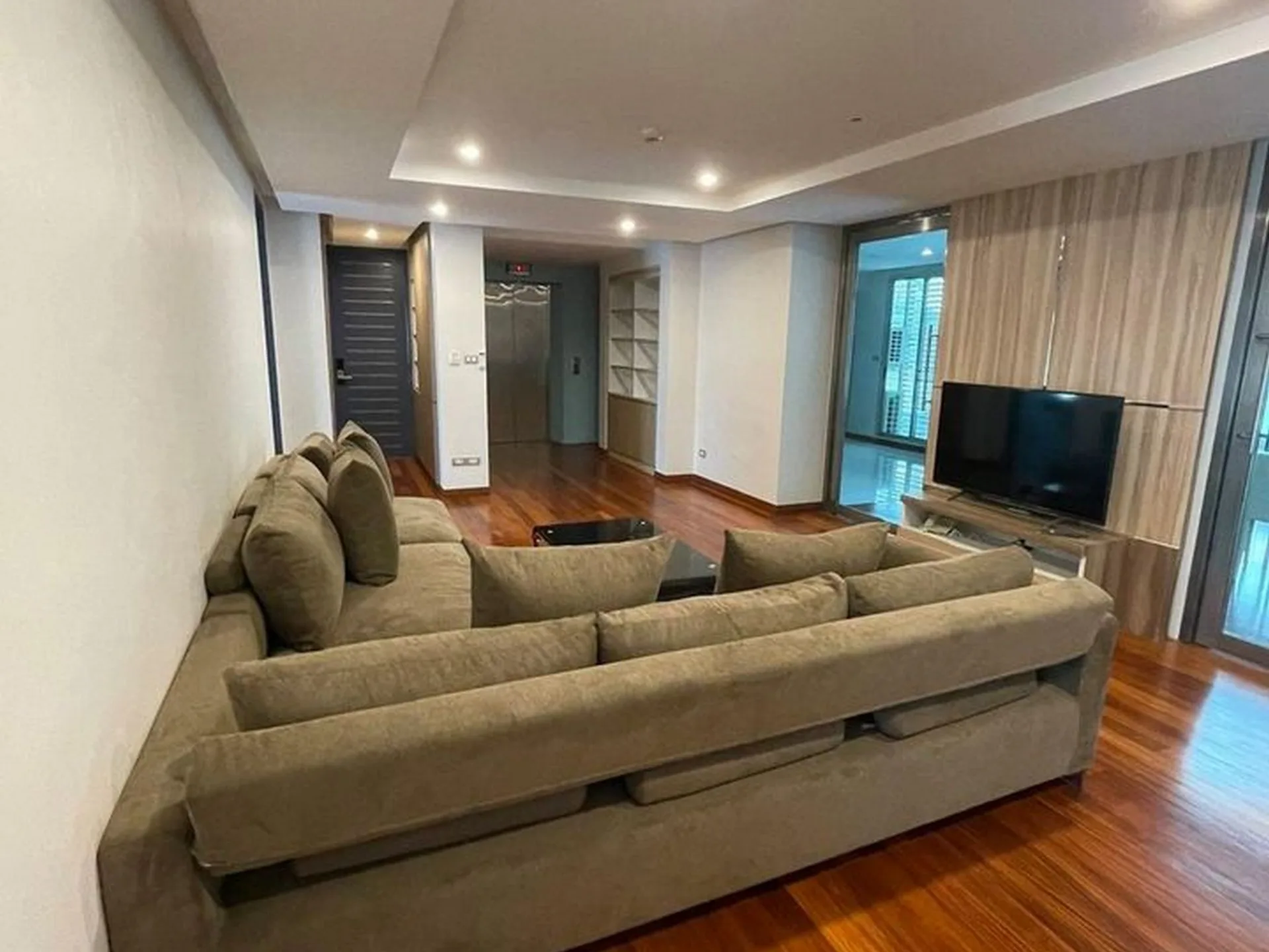 Property photos for L3 Avenue