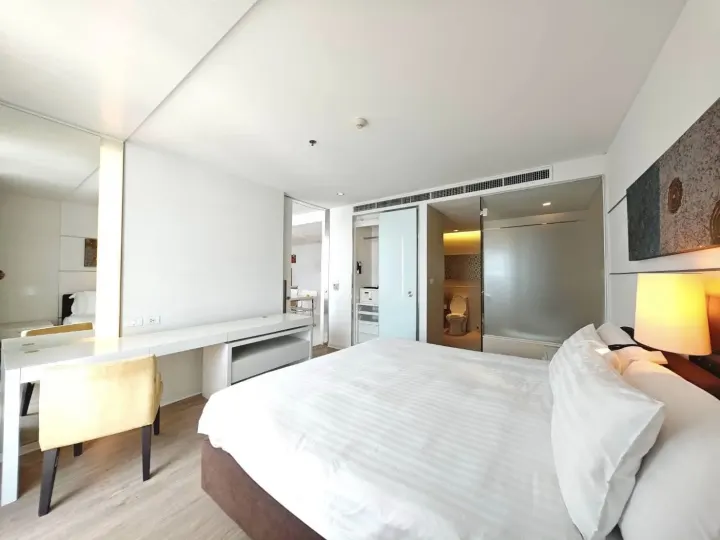Property photos for Sathorn Heritage