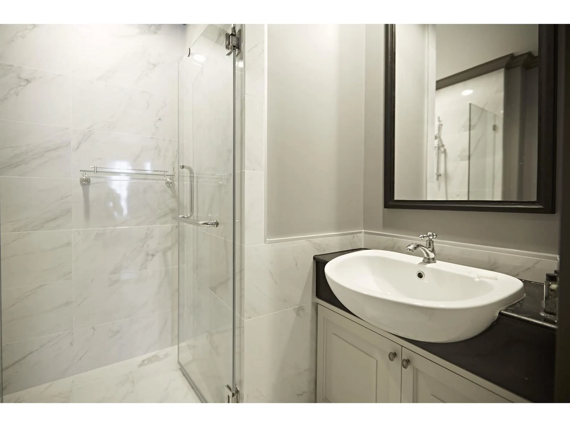 Property photos for The Reserve - Kasemsan 3