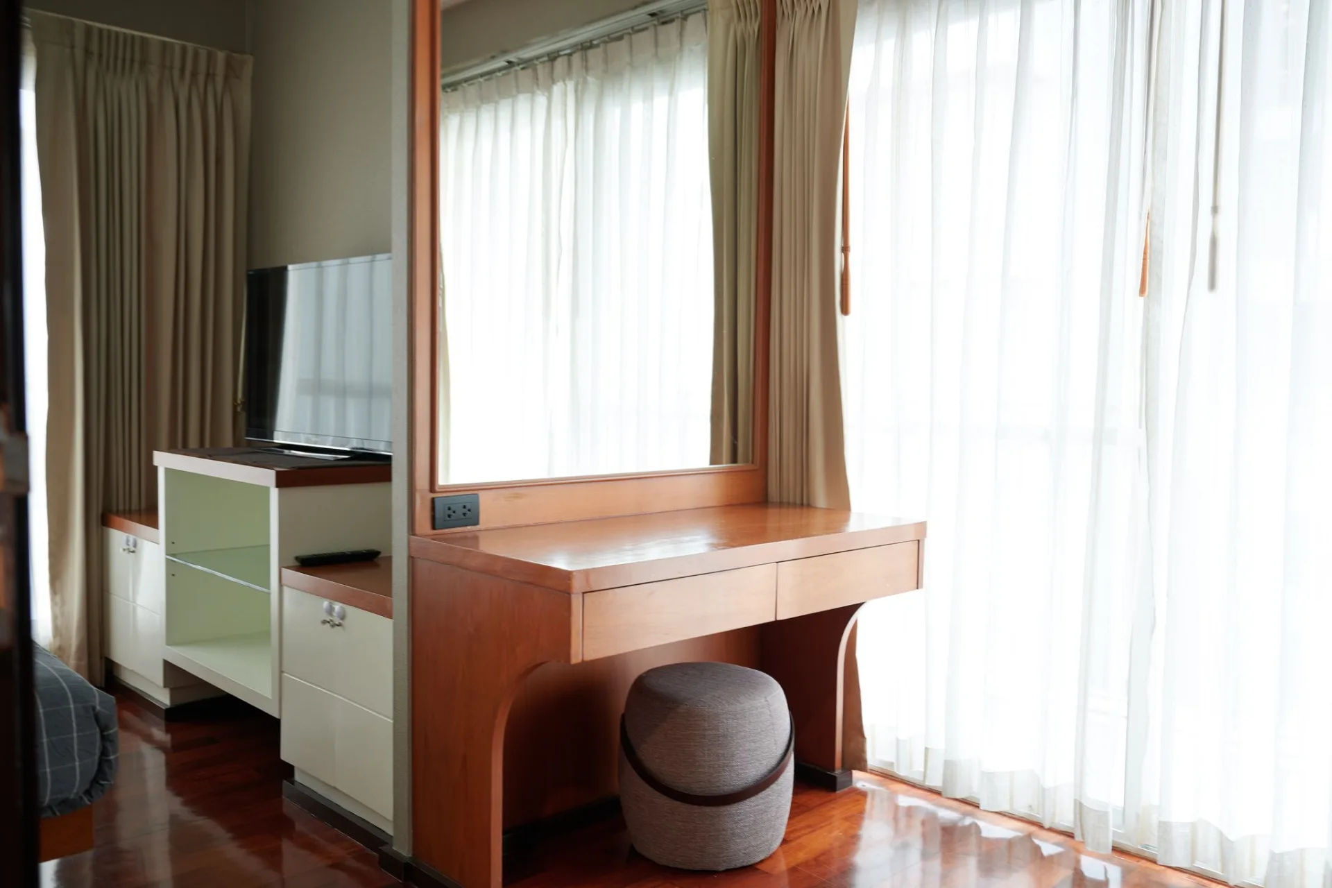 Property photos for Noble Ora