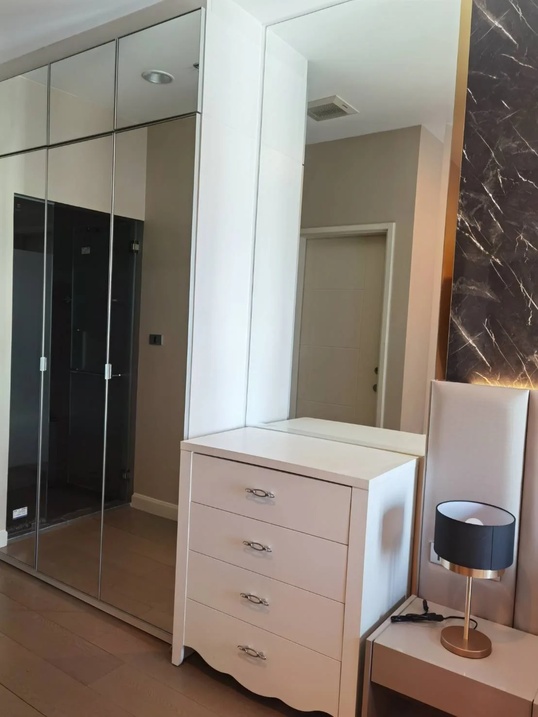 Property photos for The Crest Sukhumvit 34