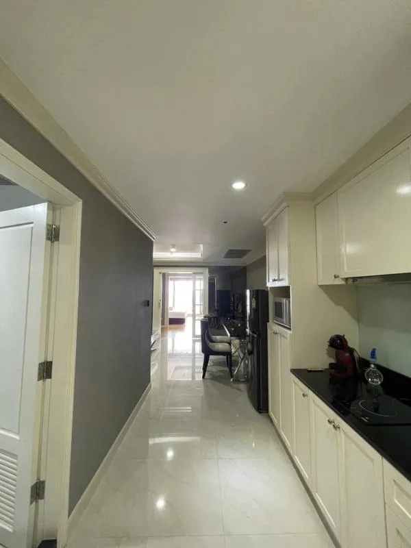 Property photos for State Tower