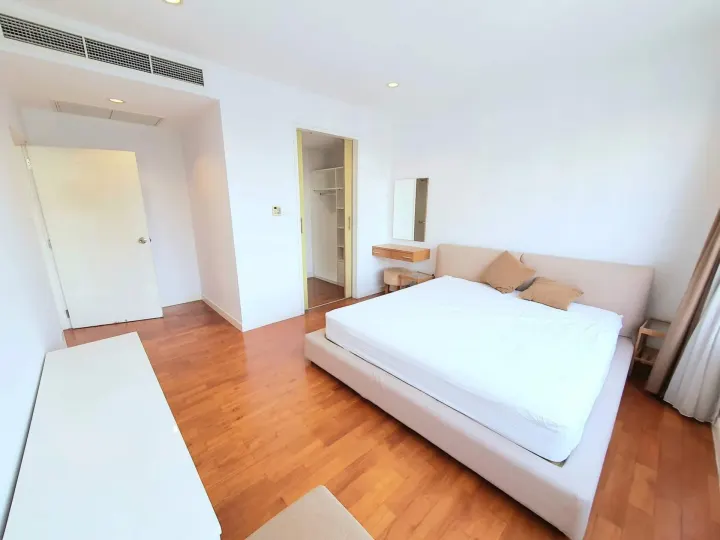 Property photos for Baan Siri 24