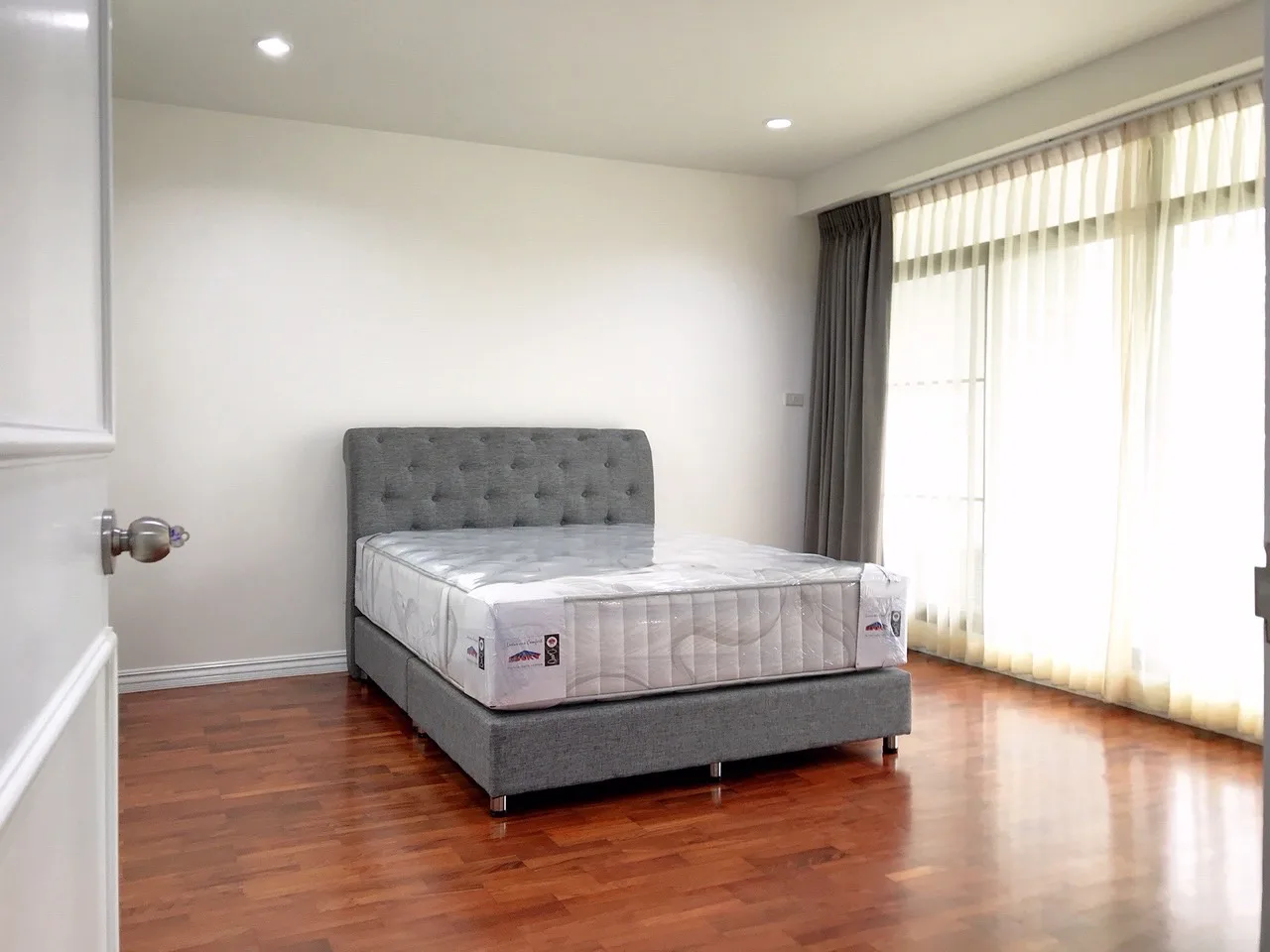 Property photos for Thonglor Garden