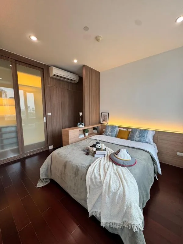Property photos for MANHATTAN CHIDLOM