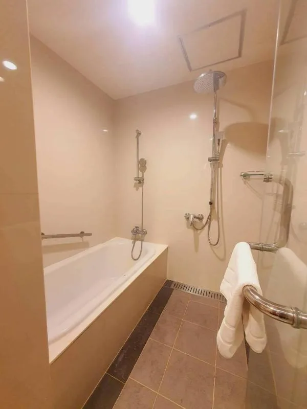Property photos for Schloss @ Thonglor