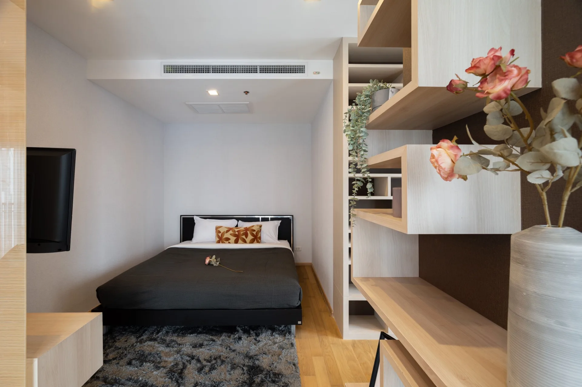 Property photos for Noble Reveal