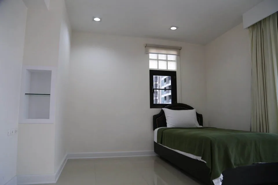 Property photos for Sampoom Garden