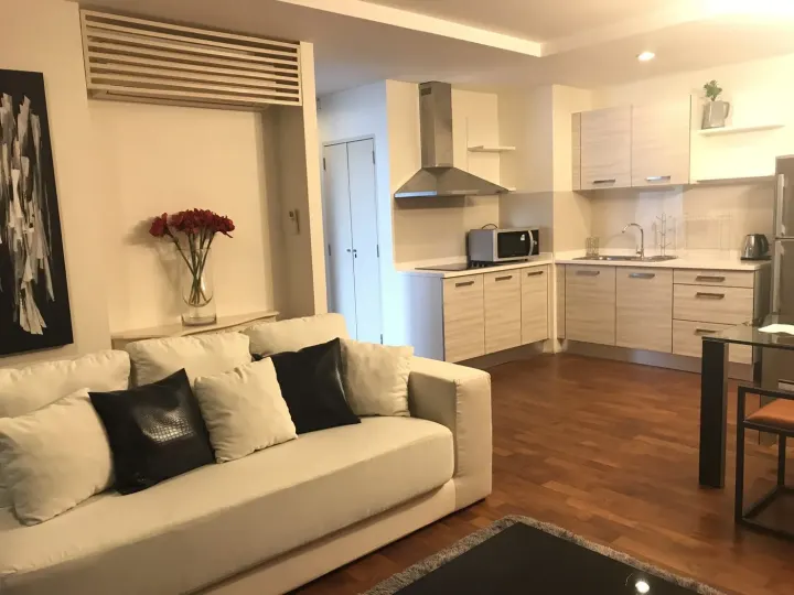Property photos for Siri On 8