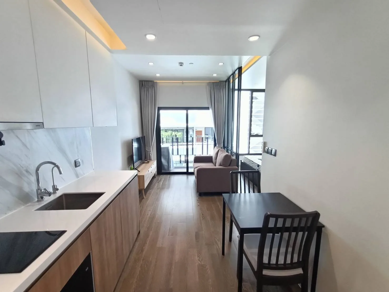 Property photos for MUNIQ Sukhumvit 23