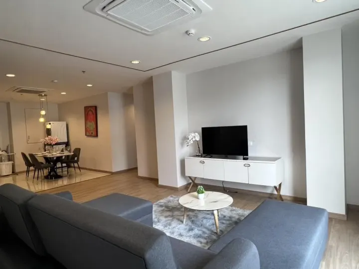 Property photos for Sathorn 111