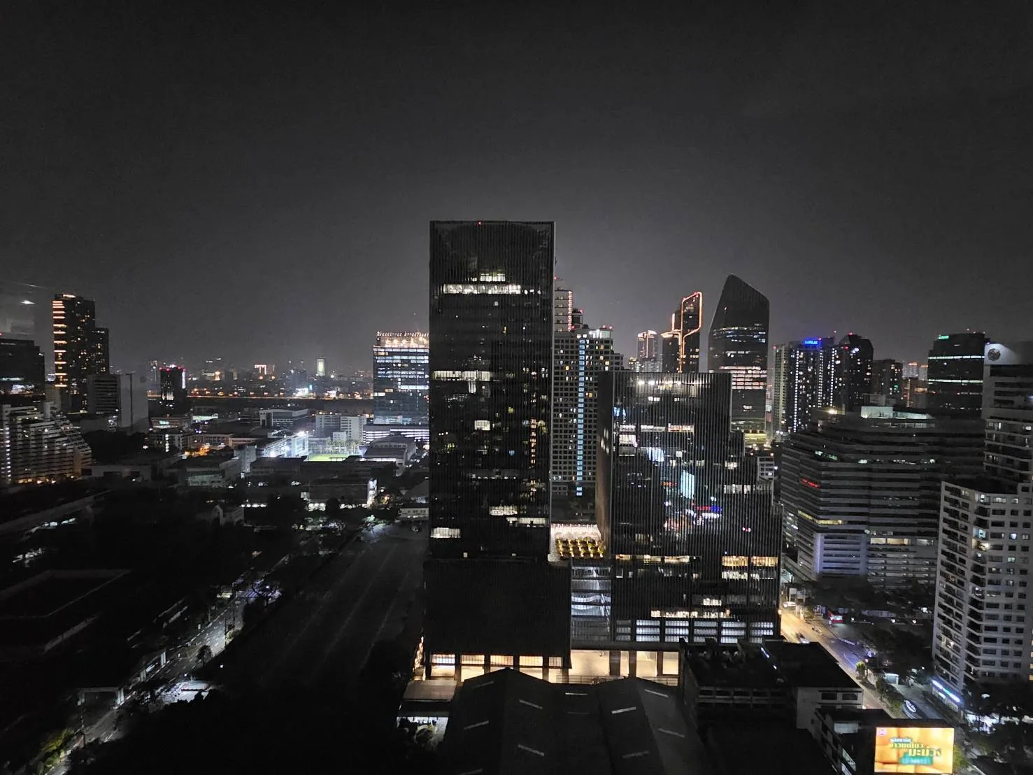 Property photos for The Room Sukhumvit 21