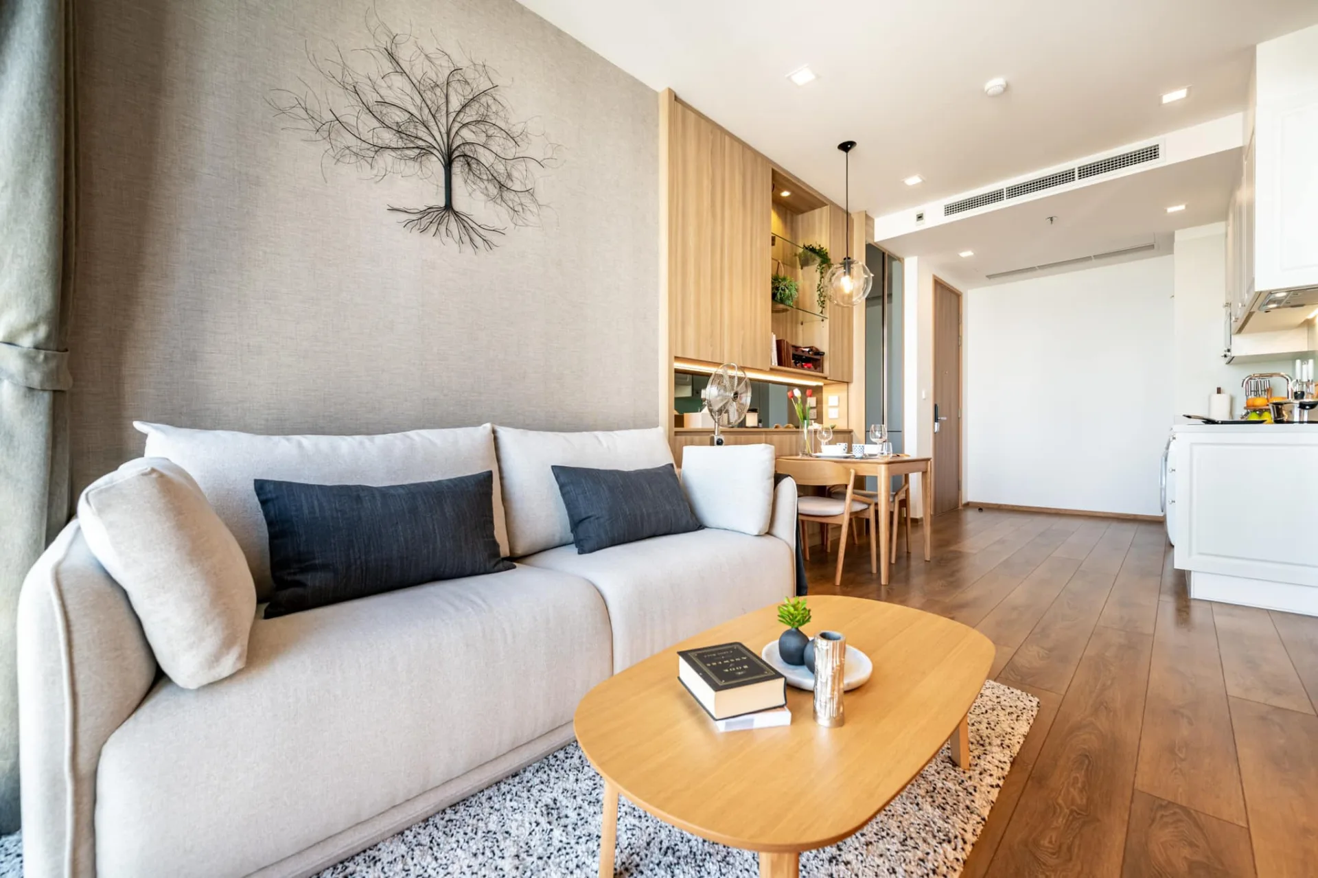 Property photos for Noble BE 33