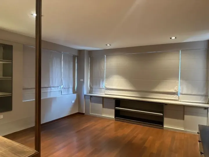 Property photos for Ploenchit Terrace