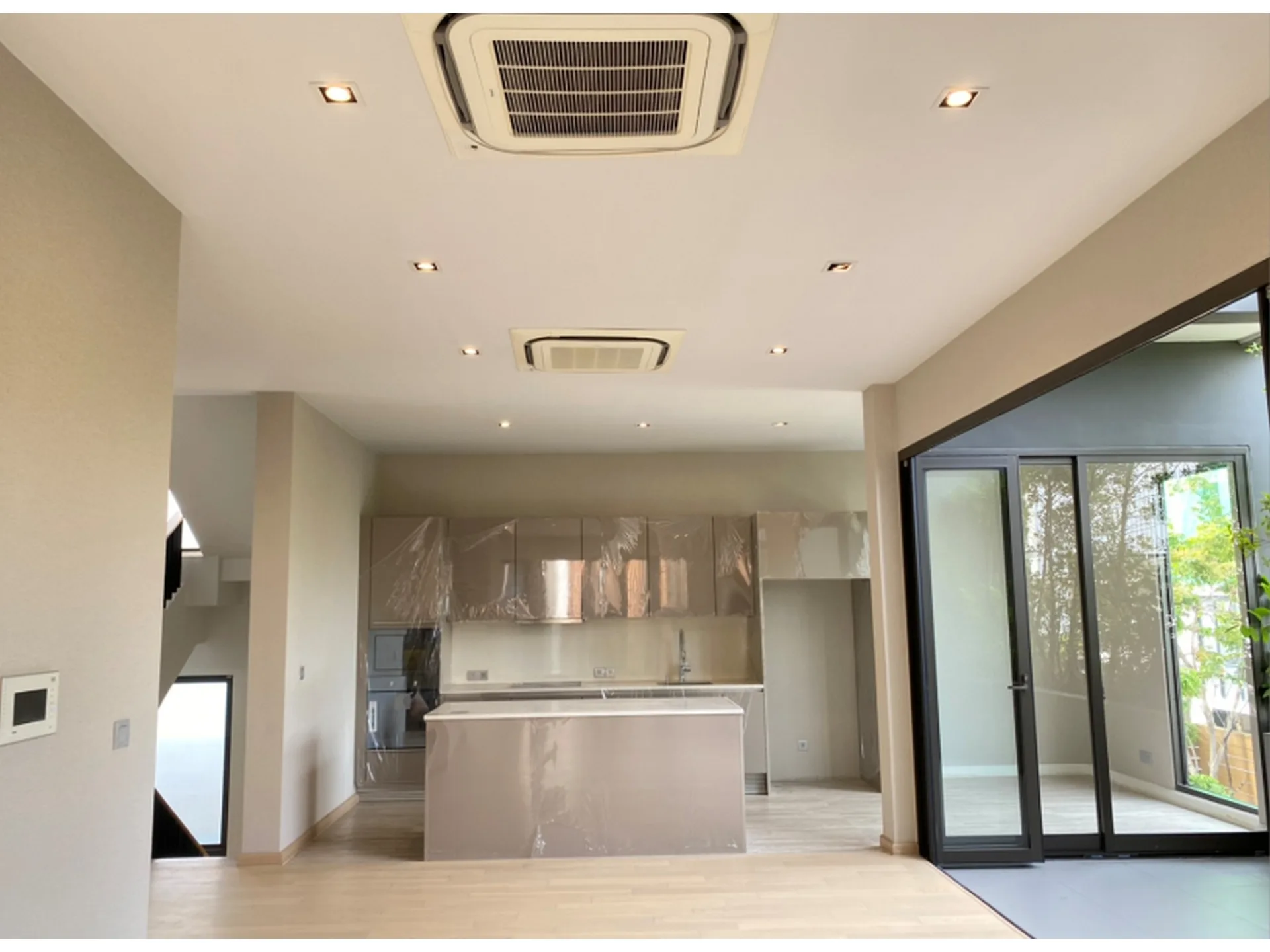 Property photos for Arna Ekamai