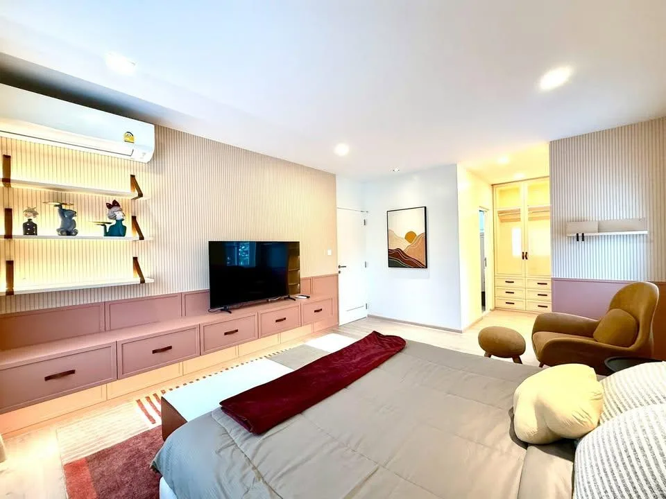Property photos for Villaggio Srinakarin-bangna