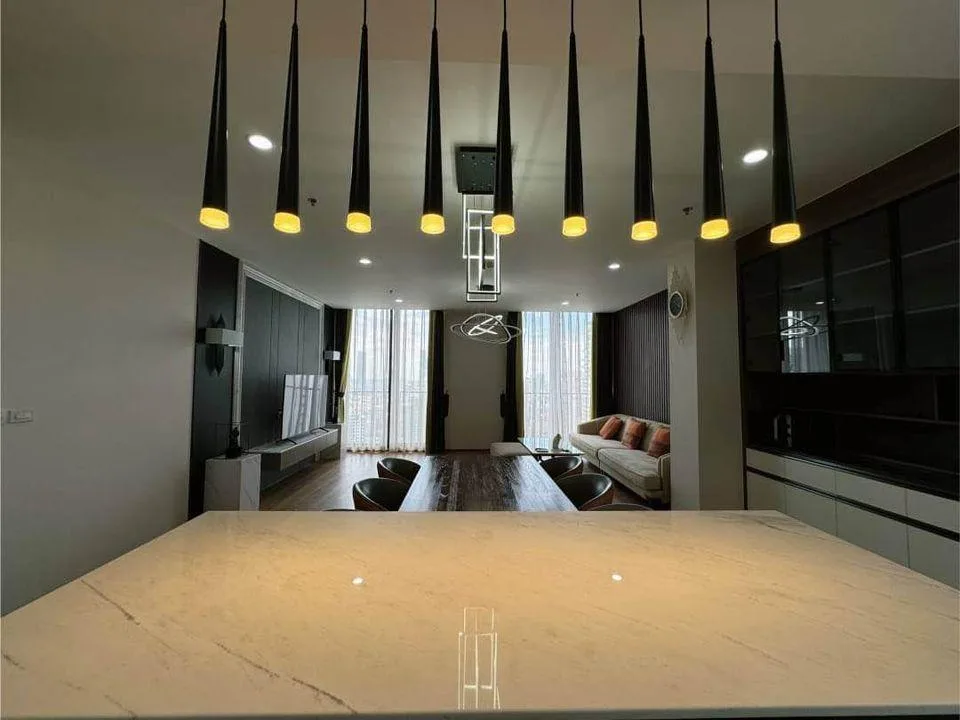Property photos for Noble BE 33