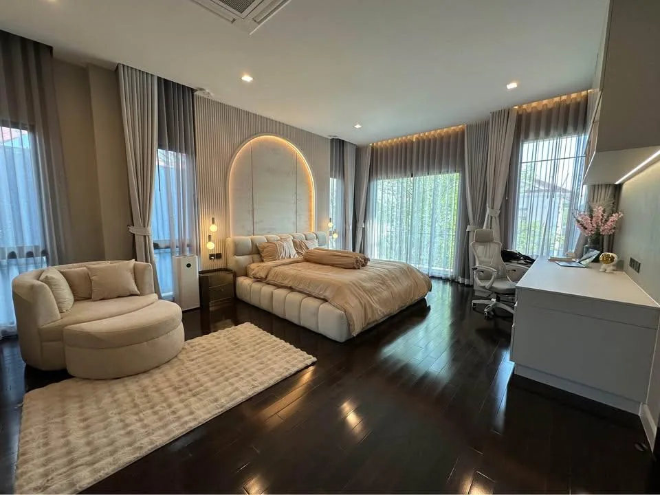 Property photos for Grand Bangkok Boulevard Krungthepkritha