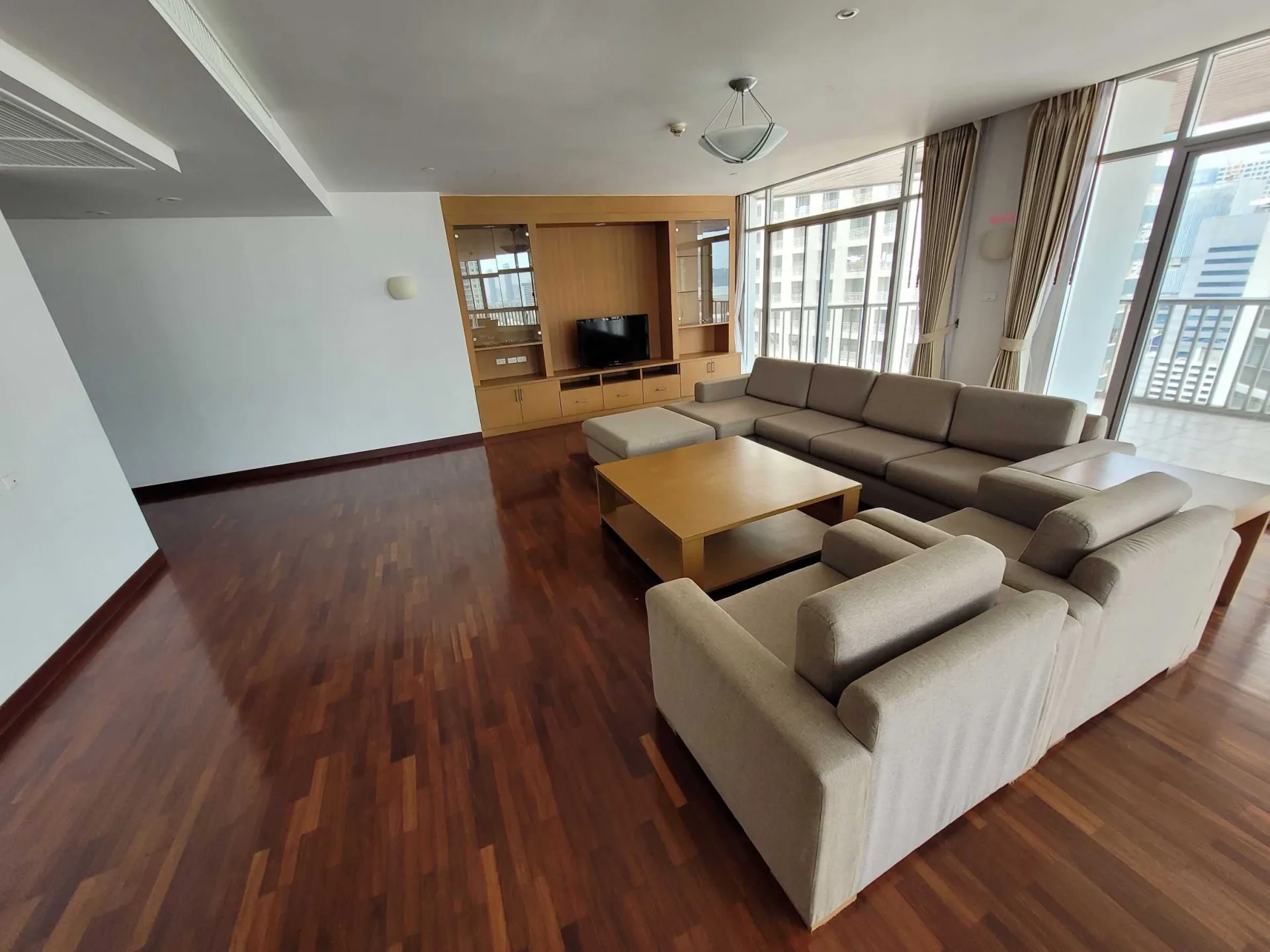 Property photos for Prasanmitr Thani Tower
