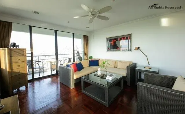Property photos for Lake Green