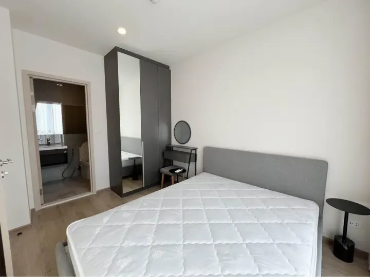 Property photos for Nue District R9