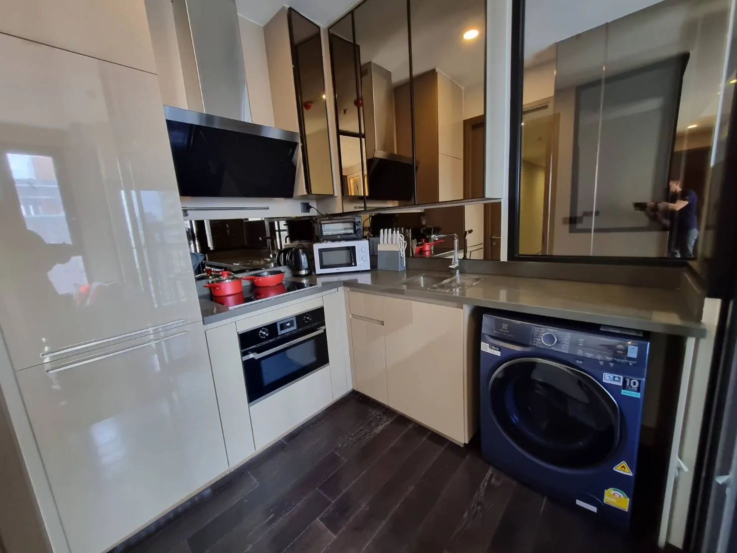Property photos for Park Origin Thonglor
