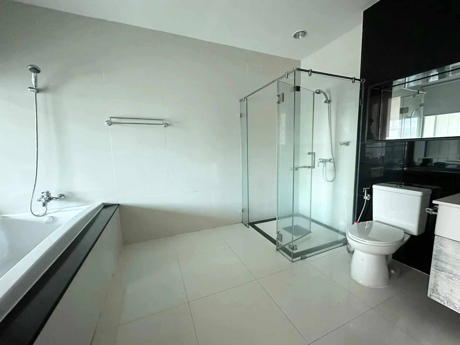 Property photos for The Address Chidlom