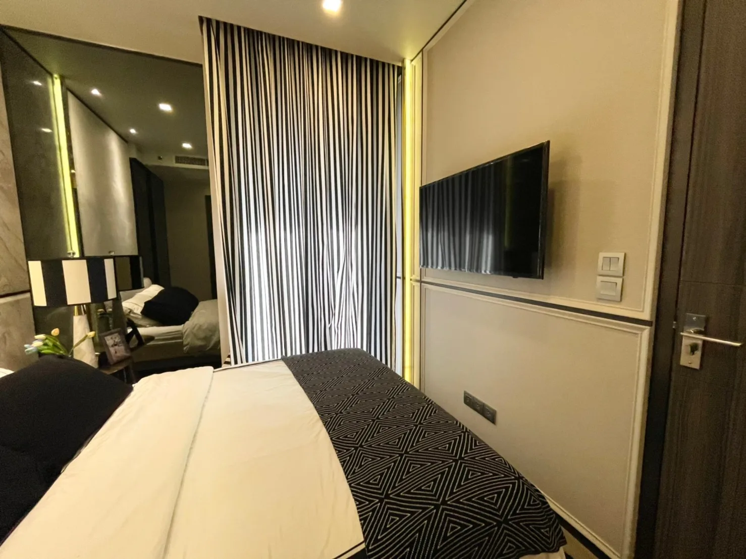 Property photos for Ashton Asoke