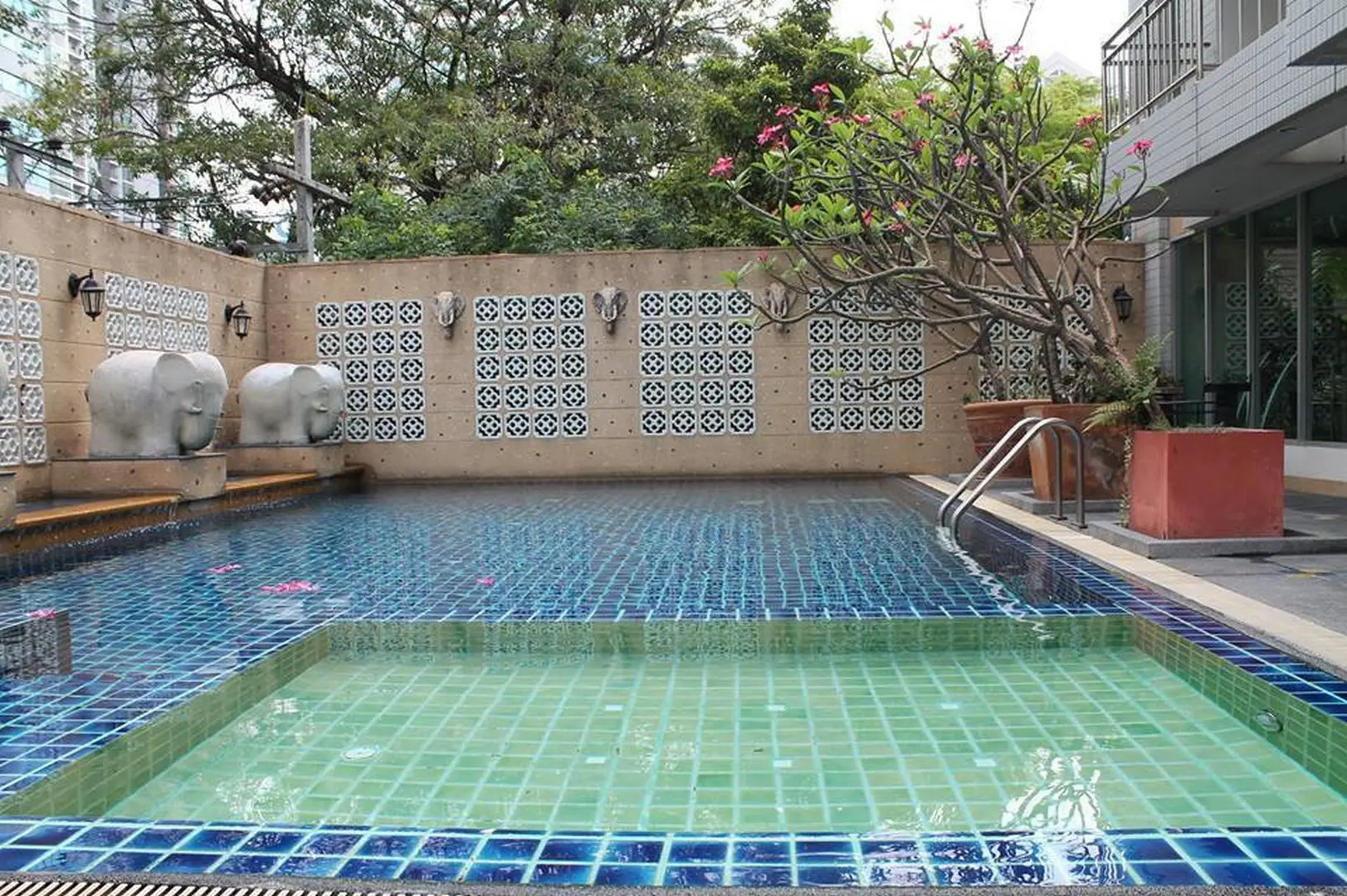 Property photos for Baan Thirapa