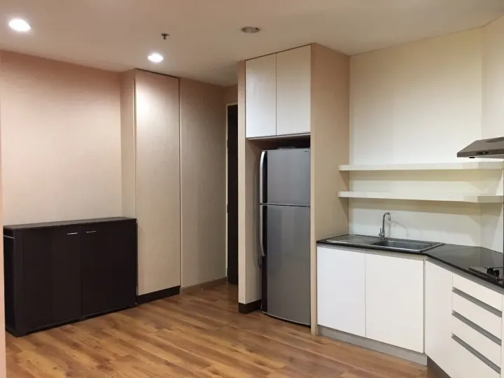 Property photos for Silom Grand Terrace