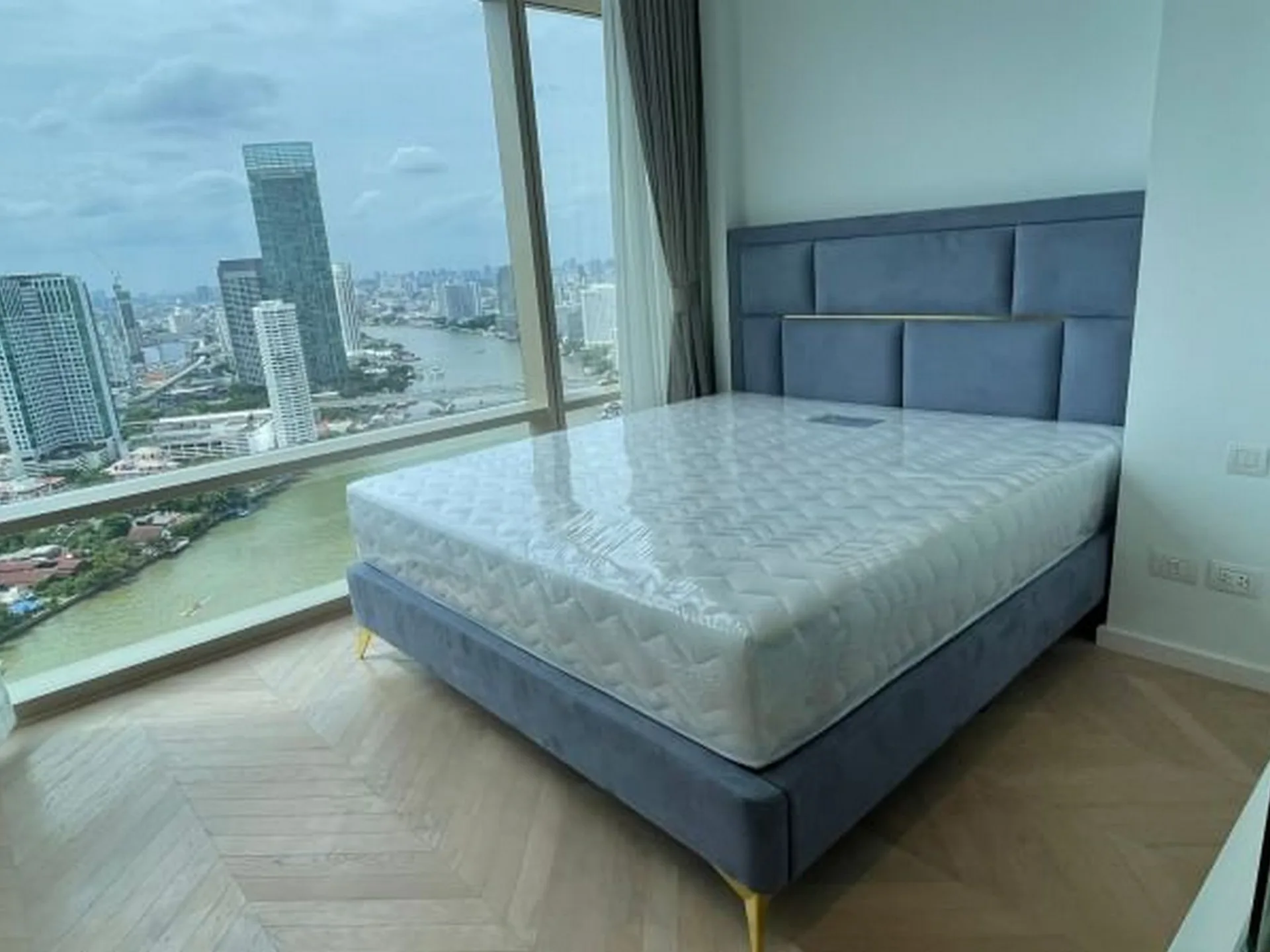 Property photos for Four Seasons Private Residences Bangkok