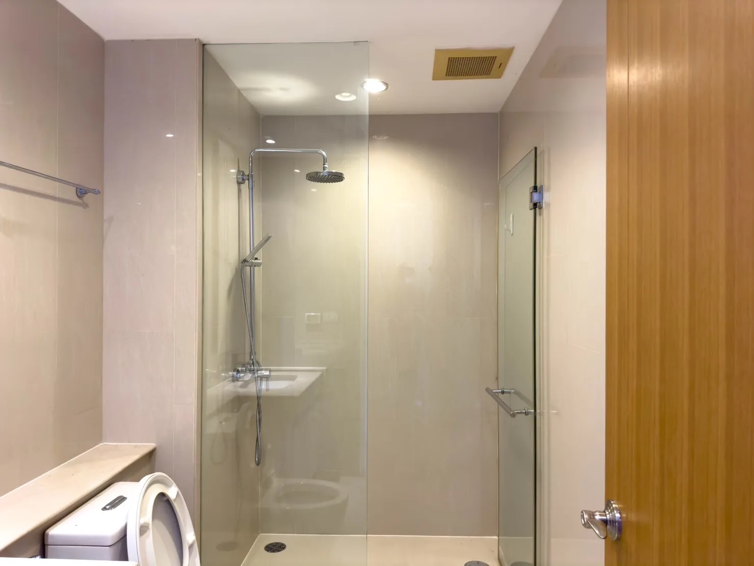 Property photos for The Royal Maneeya