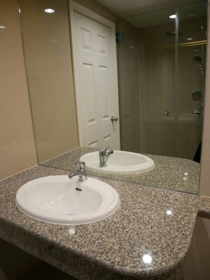 Property photos for State Tower