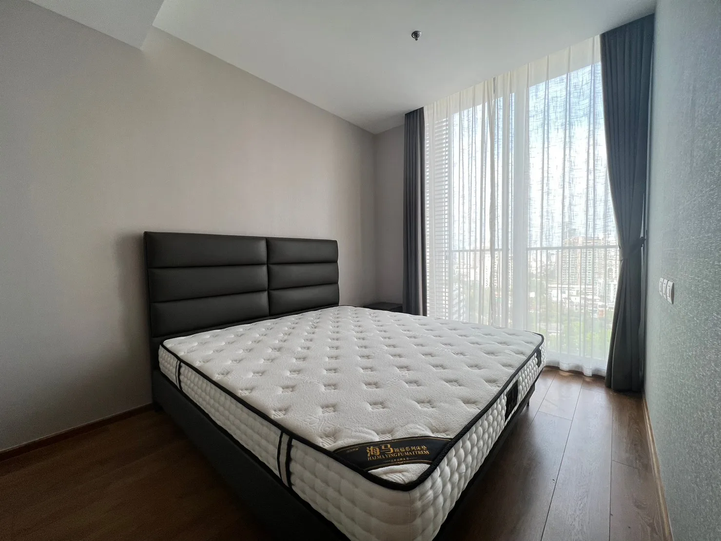 Property photos for Noble BE 33