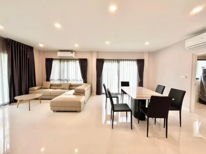 Property photos for Centro Phahol-viphawadee